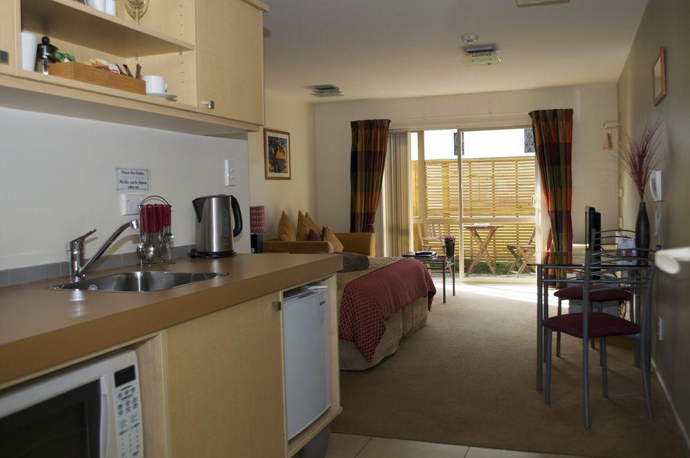 Tussock Peak Motel 4*